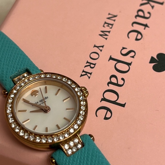 Kate Spade tiny Metro watch - Picture 1 of 8